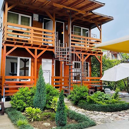 Guest House Vladimir Гагра Екстериор снимка
