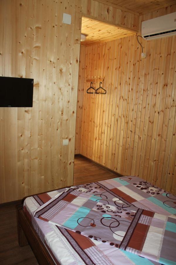Guest House Vladimir Гагра Екстериор снимка