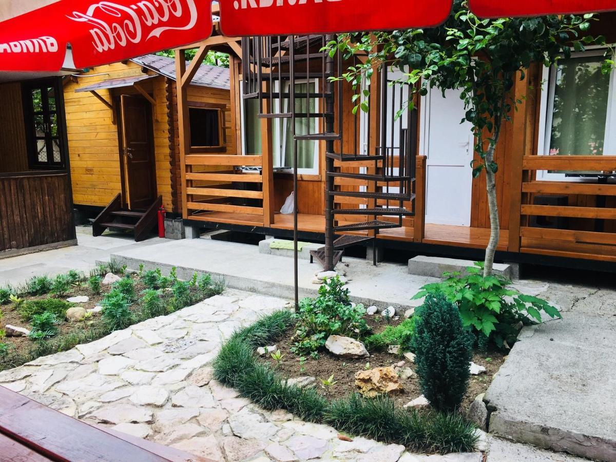 Guest House Vladimir Гагра Екстериор снимка