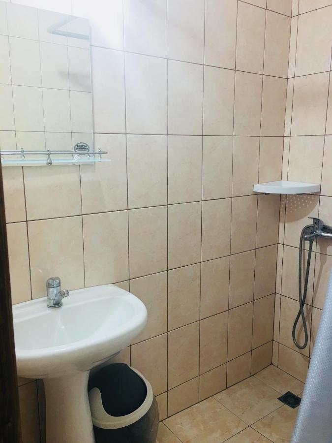 Guest House Vladimir Гагра Екстериор снимка