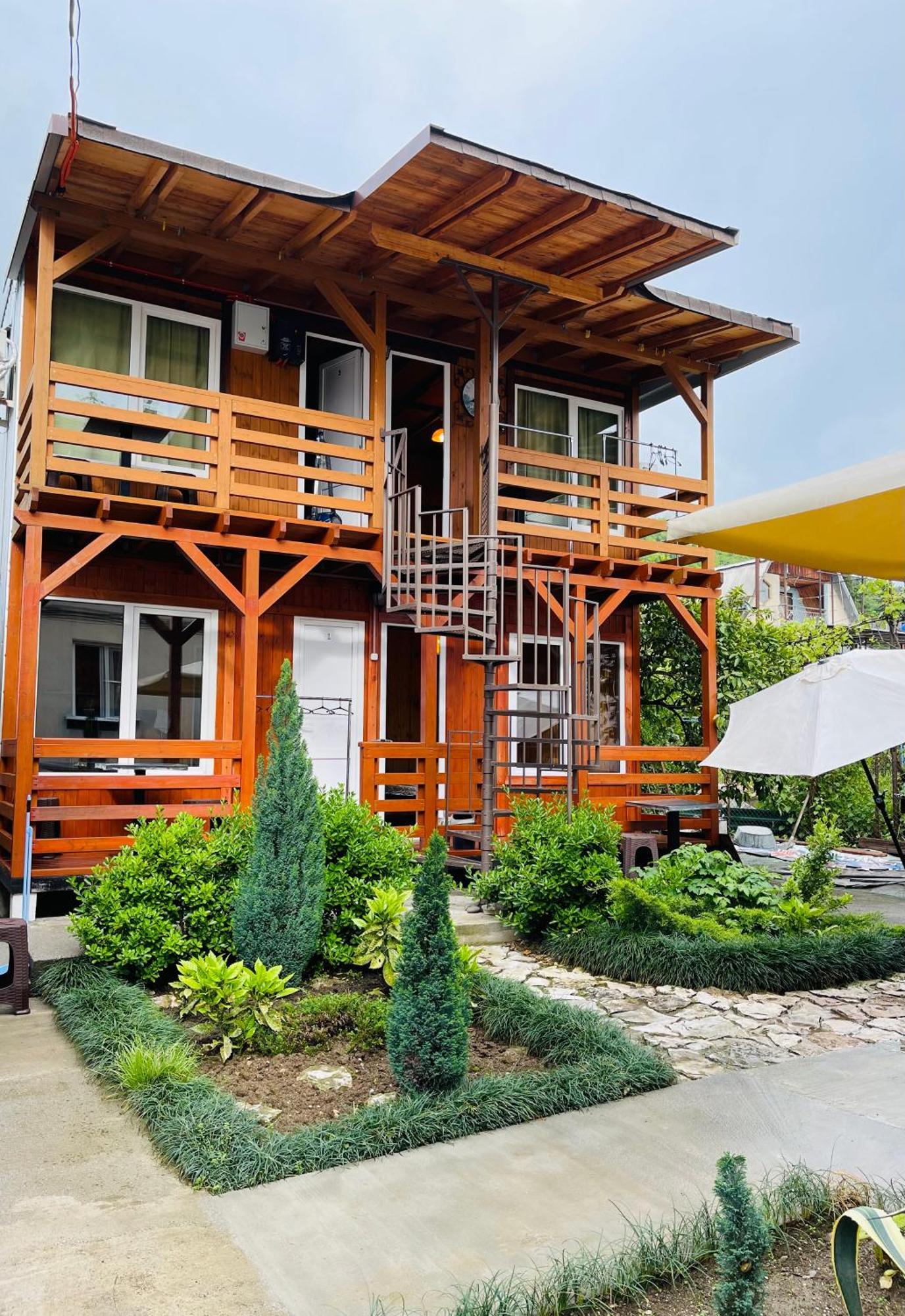 Guest House Vladimir Гагра Екстериор снимка
