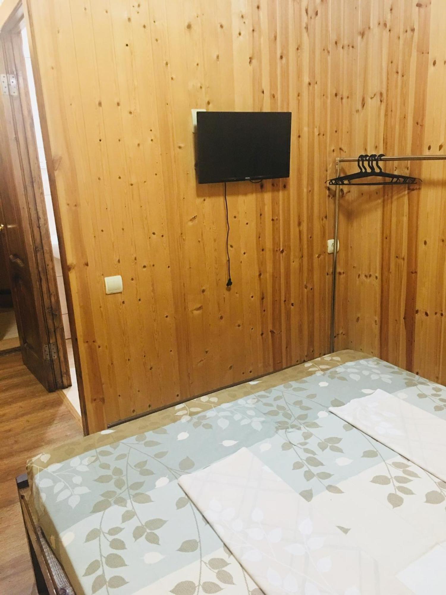 Guest House Vladimir Гагра Екстериор снимка